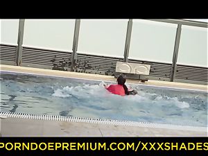 gonzo SHADES - Latina with ginormous bum in hard-core pool hook-up